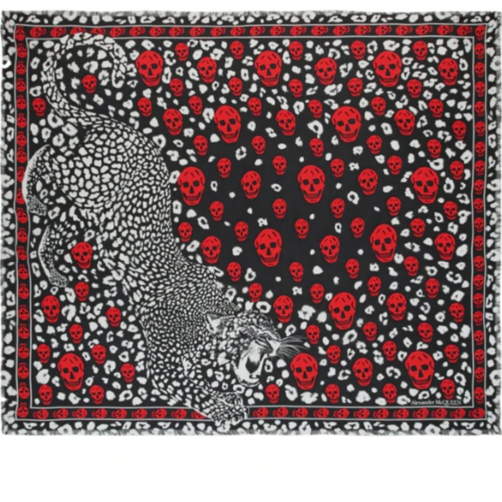 New With Tags Alexander McQueen Classic Seasonal Leopaard Skull Print Scarf